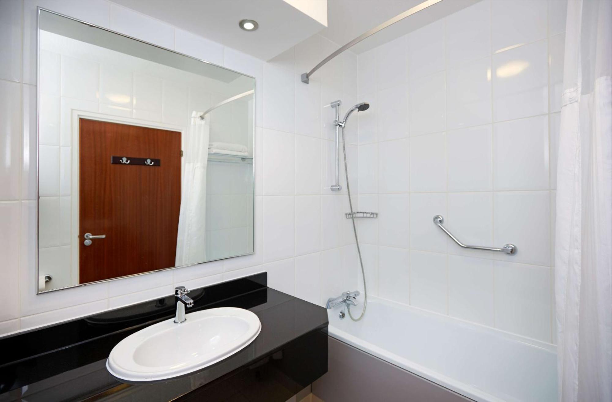 Tweepersoonskamer met 2 Tweepersoonsbedden