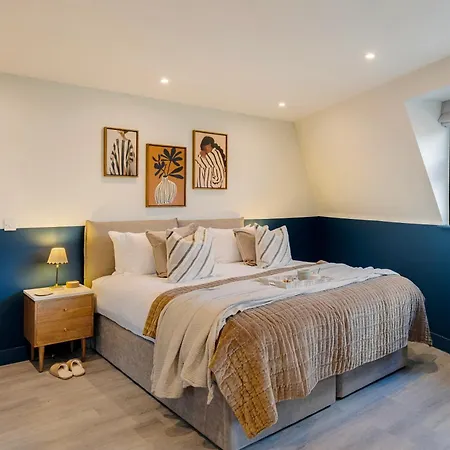 Your Apartment I Clifton Village-2