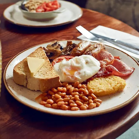 The Royal Inn By Chef & Brewer Collection-2